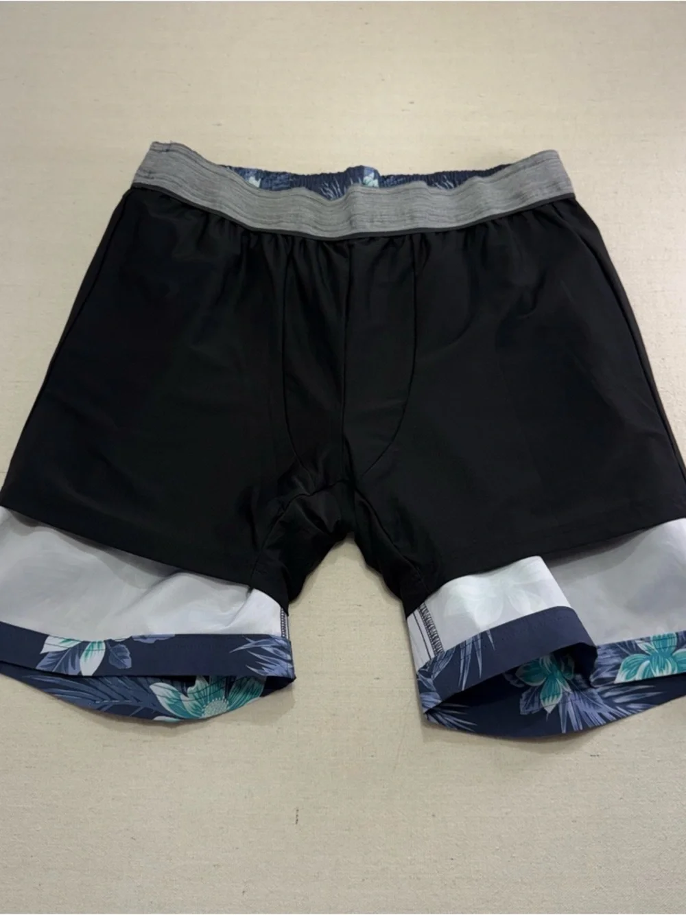 Hurley Men's Navy Floral Swim Trunks - Size Large